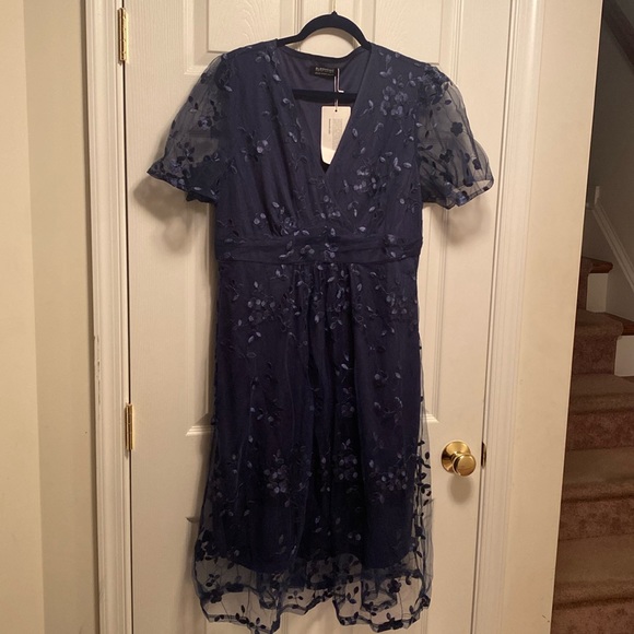 BloomChic Dresses & Skirts - Brand New BloomChic Navy Dress…size 14-16